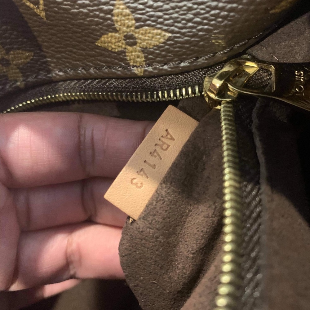 Métis Hobo monogram LV, Aunthetic. Great condition.